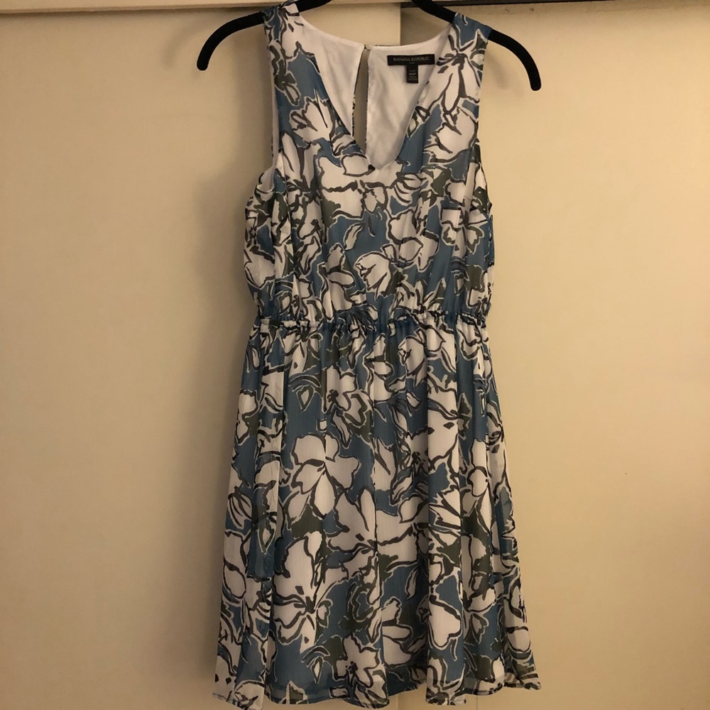 Banana Republic fit and flare dress size 00P